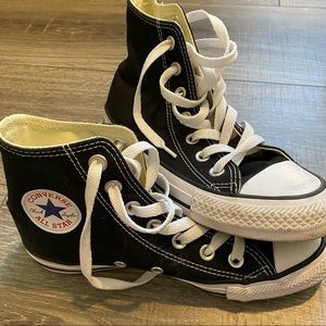 BLACK CONVERSE ALL-STAR HIGH-TOP SNEAKERS